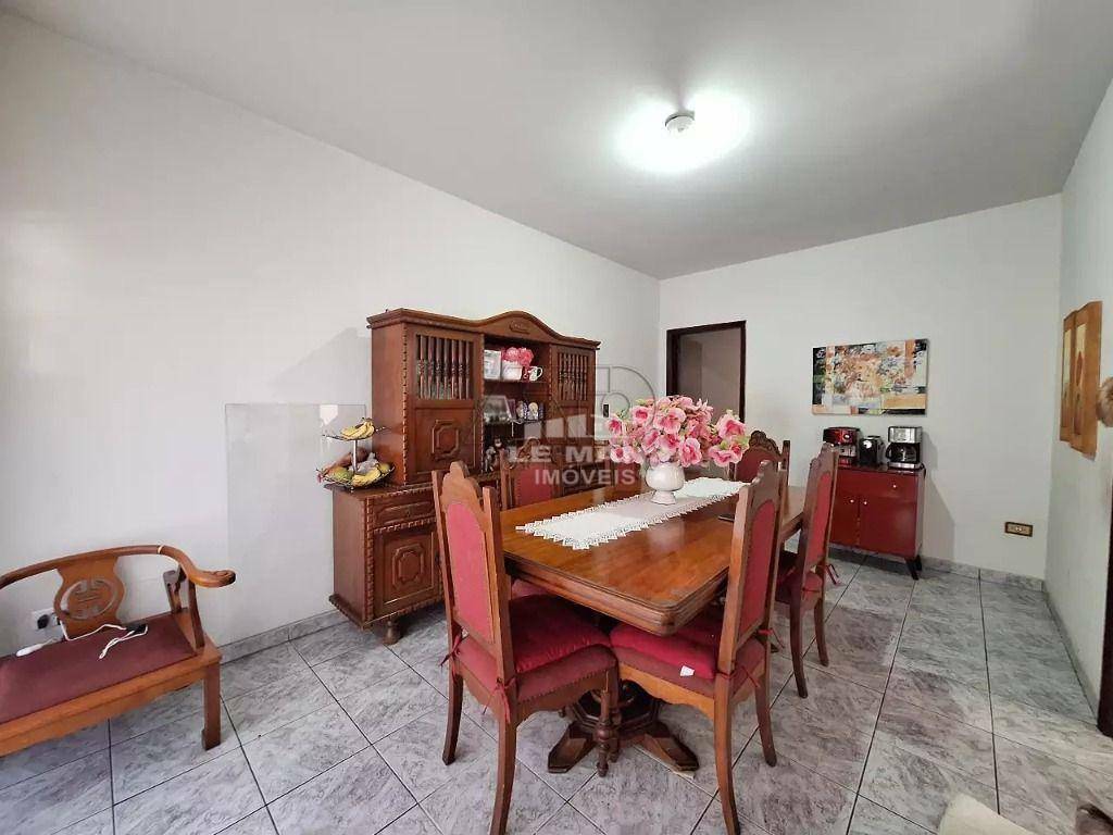 Casa à venda com 3 quartos, 169m² - Foto 3