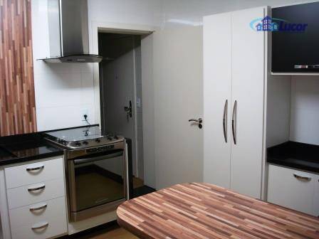 Apartamento à venda com 3 quartos, 122m² - Foto 7