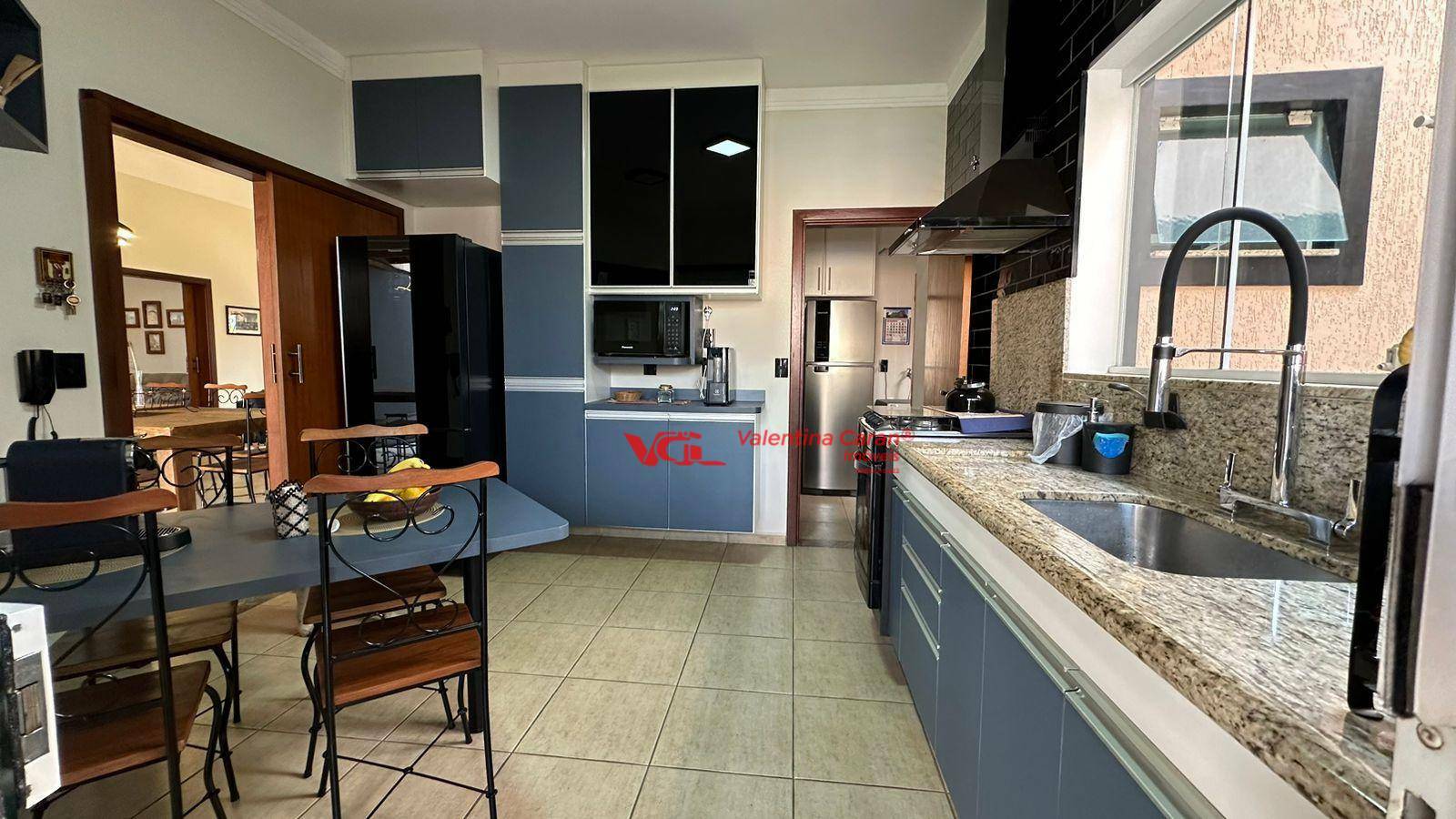 Casa de Condomínio à venda com 4 quartos, 290m² - Foto 8