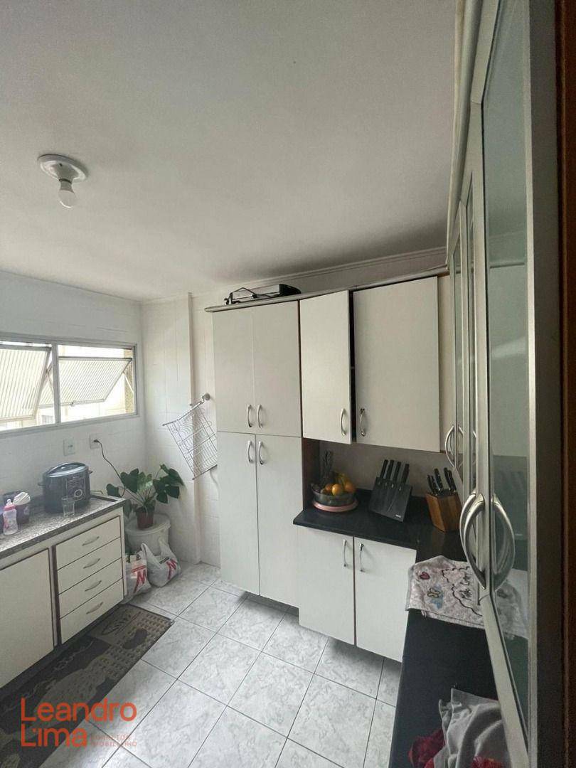 Apartamento à venda com 3 quartos, 65m² - Foto 4