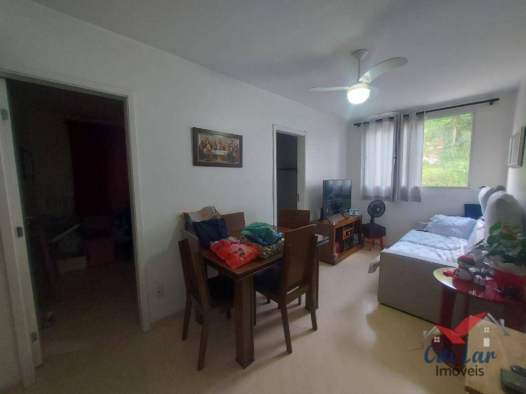 Apartamento à venda com 3 quartos, 50m² - Foto 2