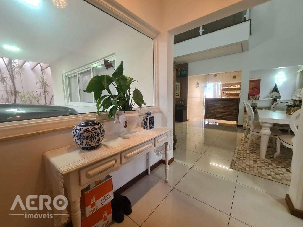 Casa de Condomínio à venda com 3 quartos, 283m² - Foto 12