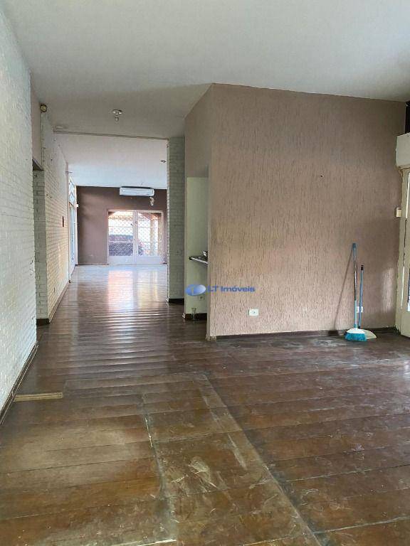 Casa para alugar com 4 quartos, 379m² - Foto 4