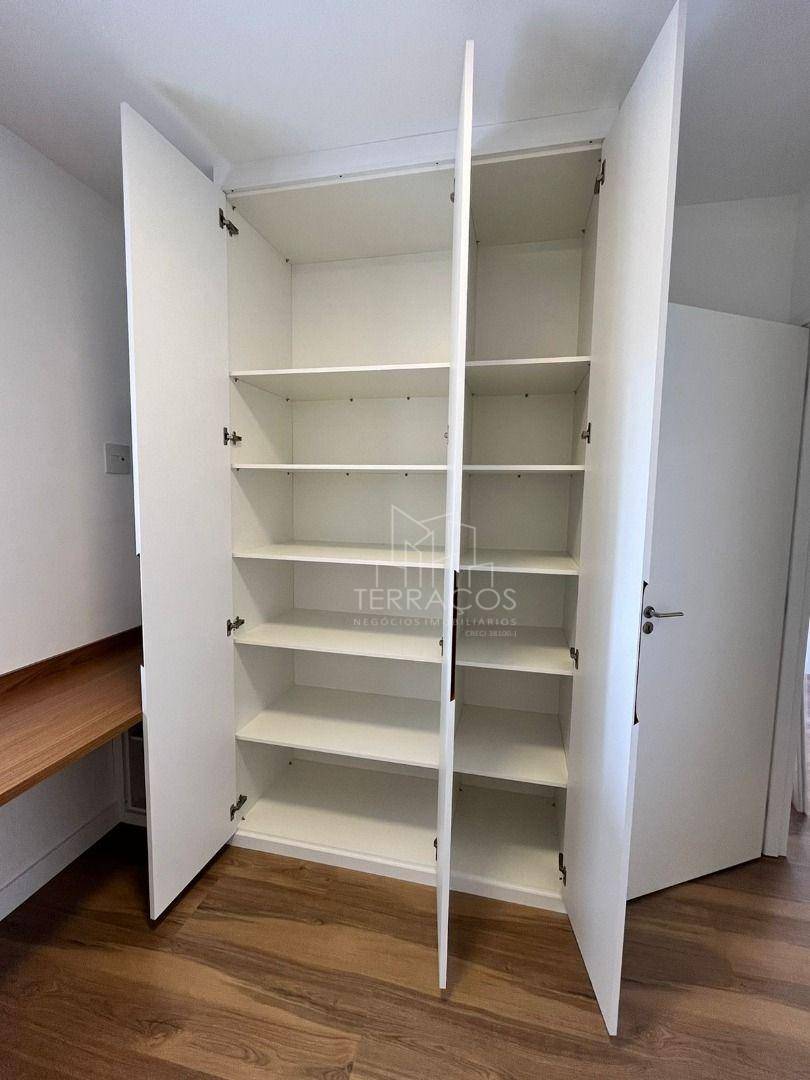 Apartamento para alugar com 3 quartos, 152m² - Foto 13