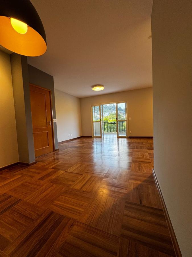 Apartamento para alugar com 3 quartos, 139m² - Foto 5