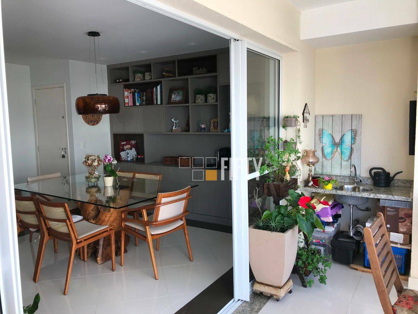 Apartamento à venda com 3 quartos, 121m² - Foto 2