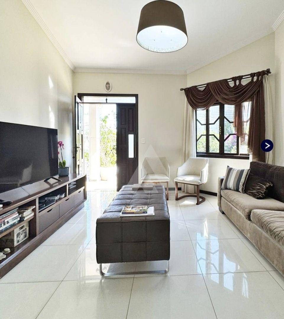 Casa, 3 quartos, 235 m² - Foto 3