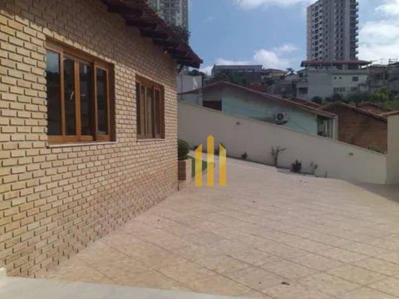 Casa à venda com 3 quartos, 300m² - Foto 5