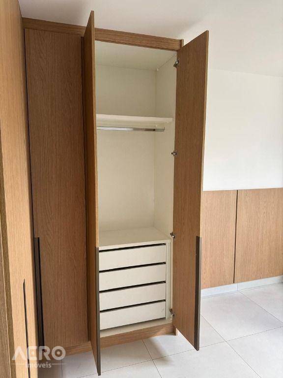 Apartamento para alugar com 2 quartos, 64m² - Foto 21