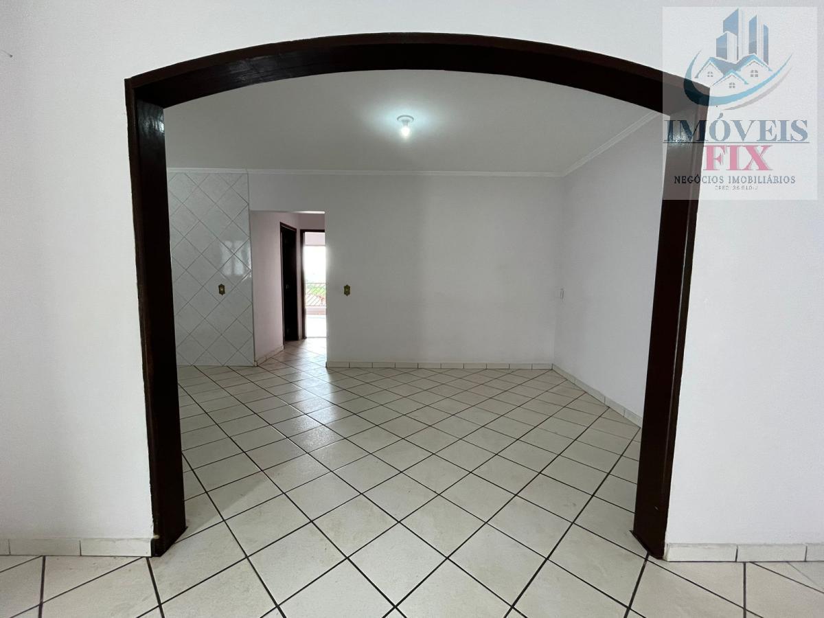 Casa à venda com 3 quartos, 195m² - Foto 7