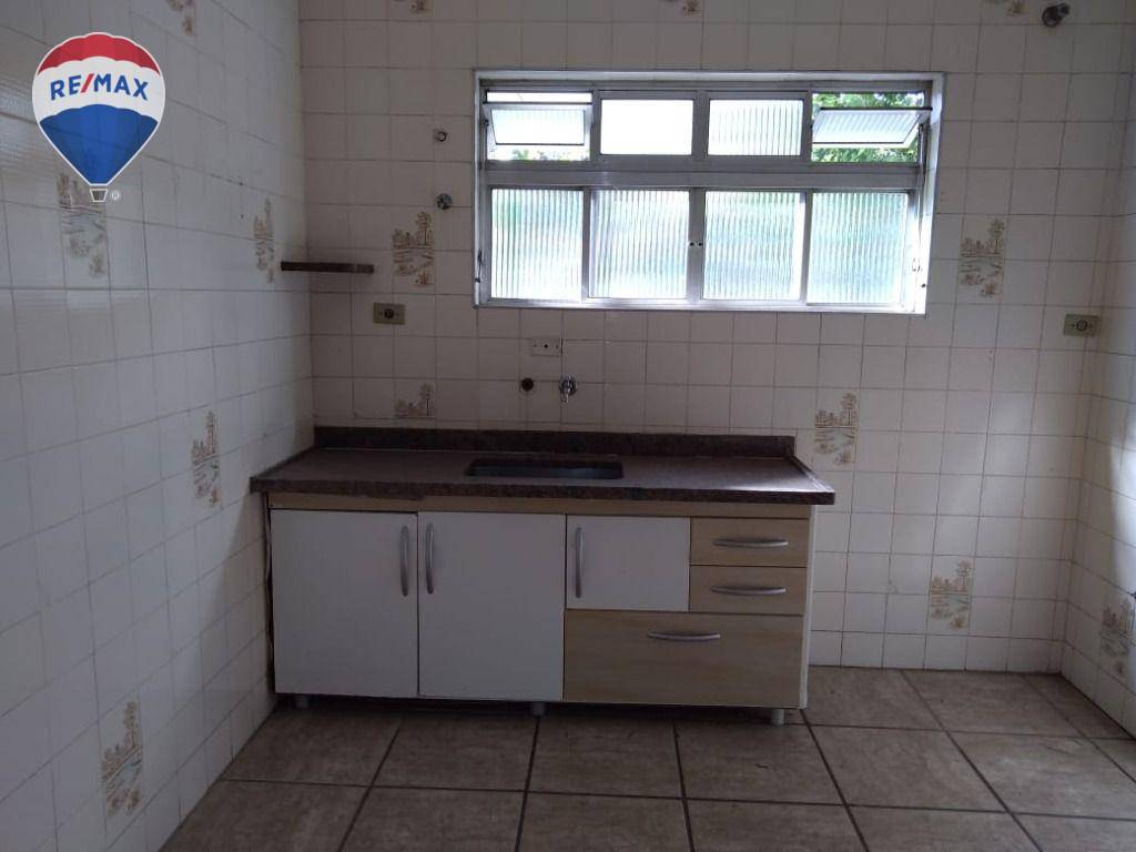 Casa à venda e aluguel com 3 quartos, 250m² - Foto 32