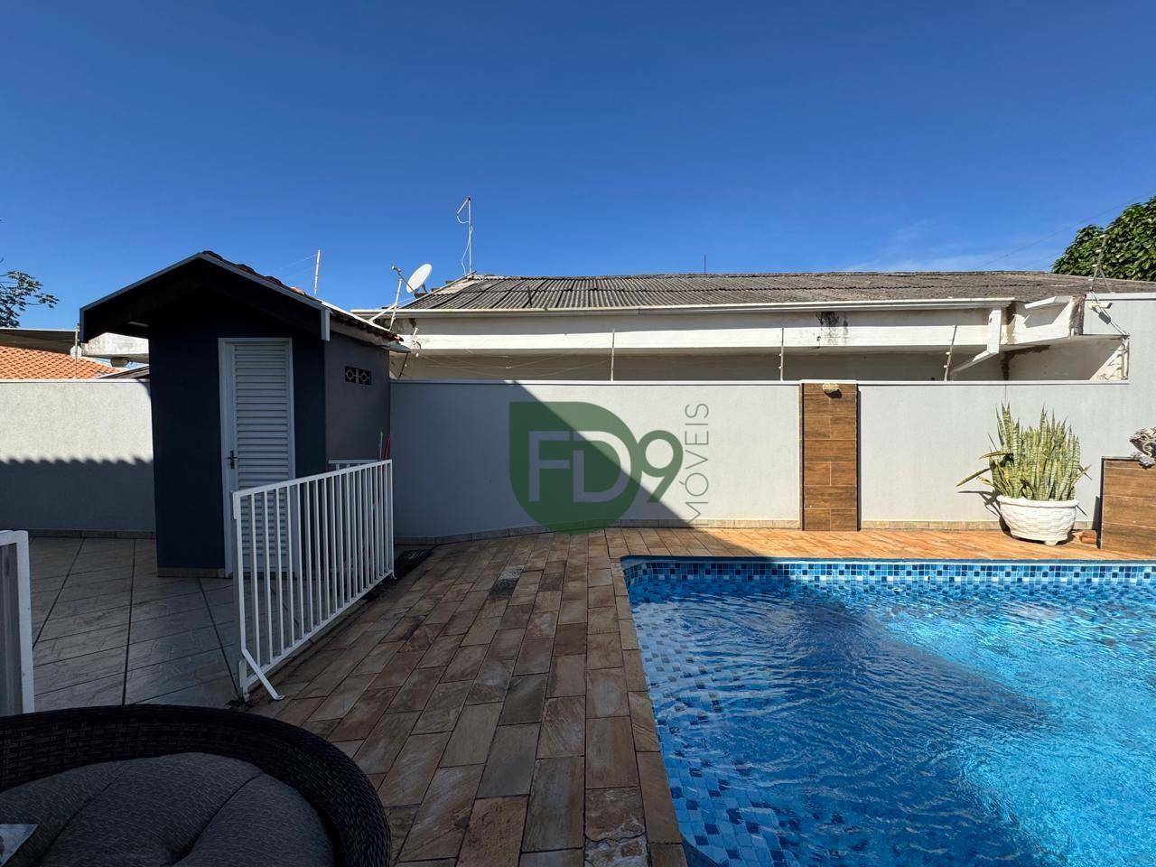Casa à venda com 3 quartos, 181m² - Foto 3