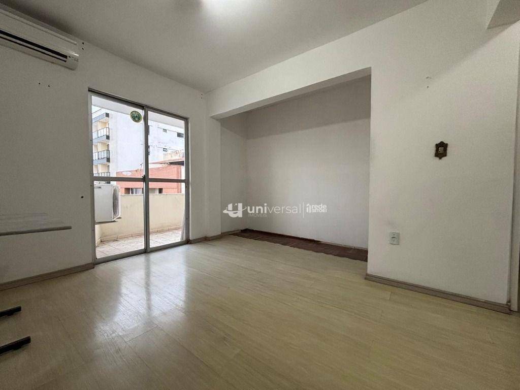 Cobertura para alugar com 3 quartos, 208m² - Foto 7