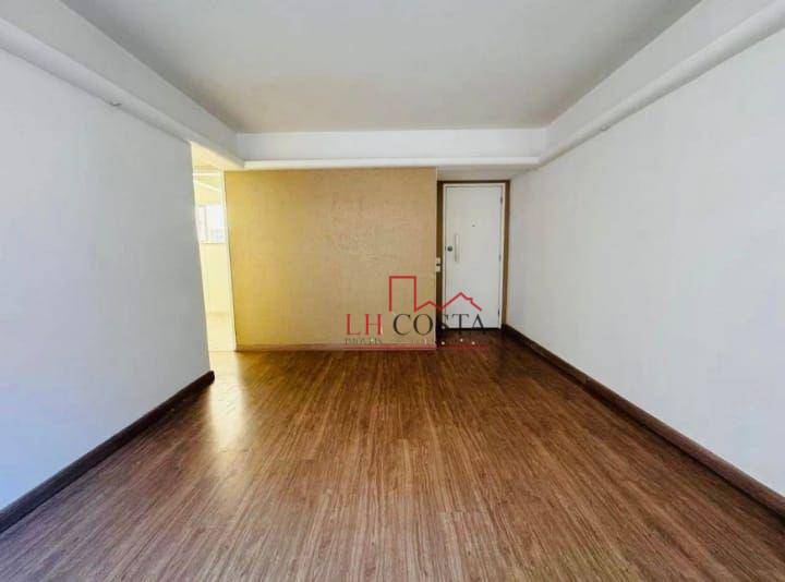 Apartamento à venda com 2 quartos, 70m² - Foto 4