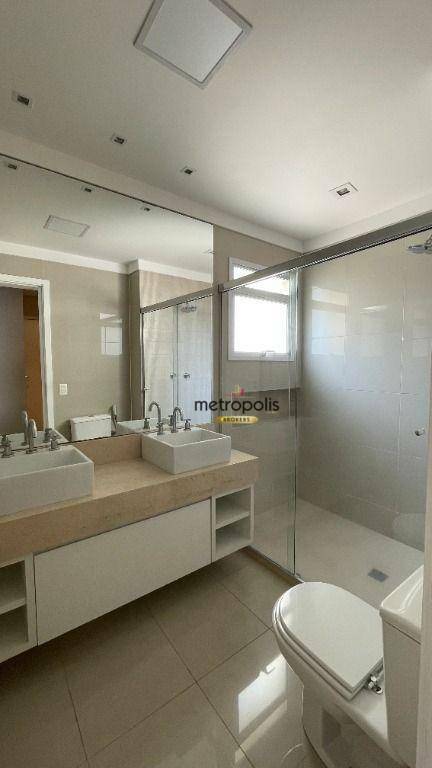 Apartamento para alugar com 3 quartos, 135m² - Foto 40