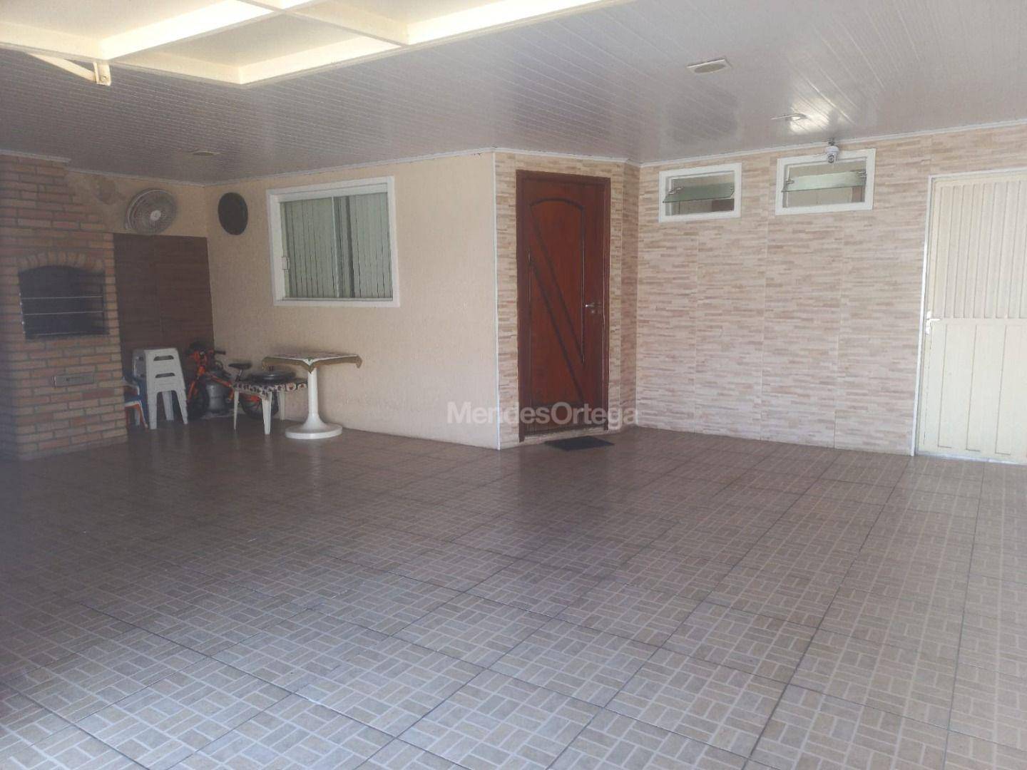 Casa à venda com 2 quartos, 116m² - Foto 2