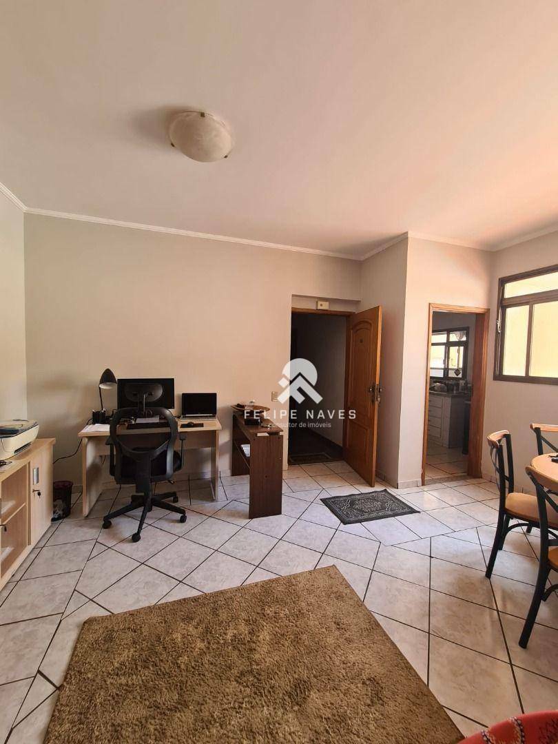 Apartamento à venda com 3 quartos, 202m² - Foto 2