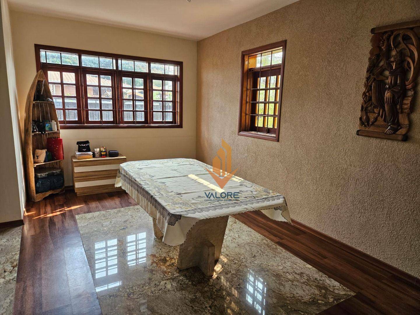 Casa à venda com 3 quartos, 333m² - Foto 10