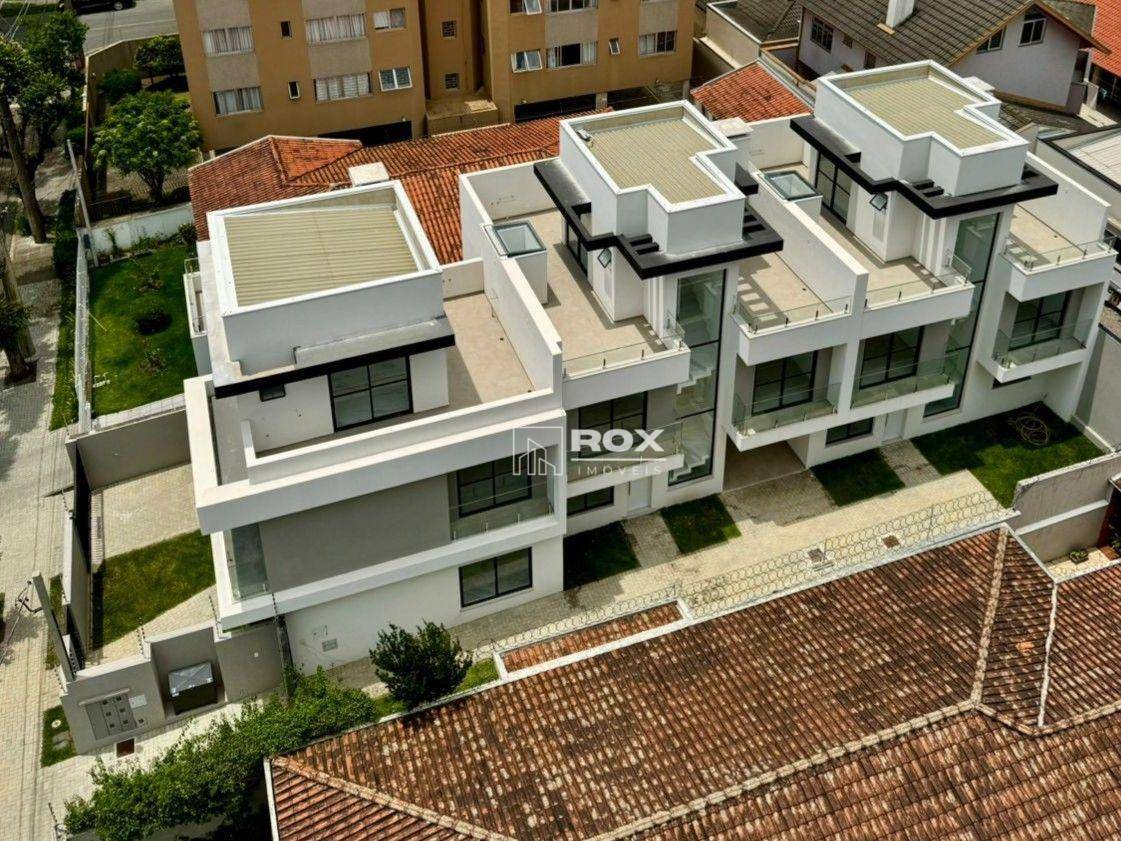 Sobrado à venda com 3 quartos, 187m² - Foto 1