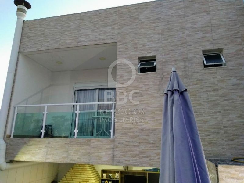 Sobrado à venda com 3 quartos, 308m² - Foto 1