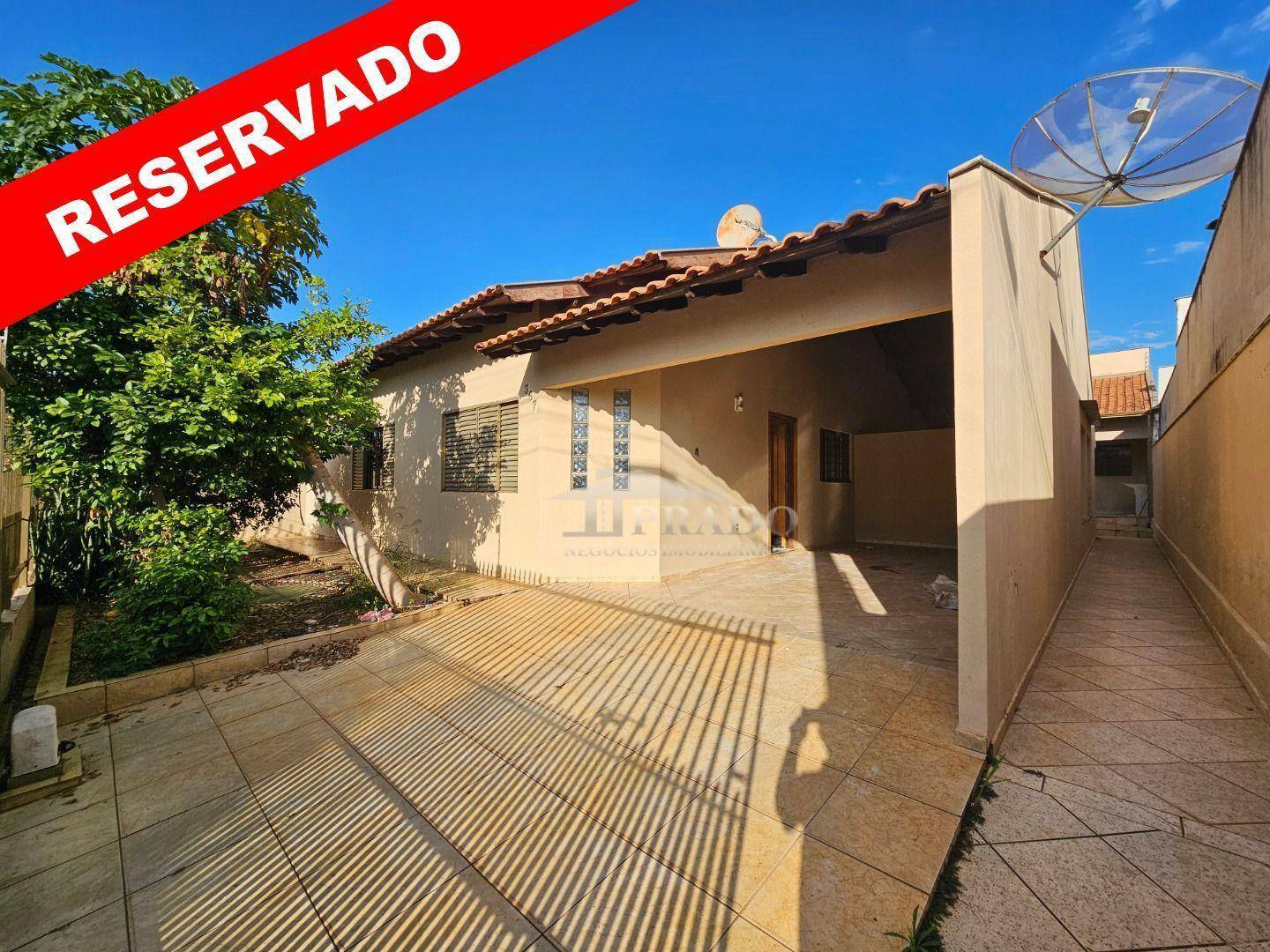 Casa para alugar com 4 quartos, 198m² - Foto 1