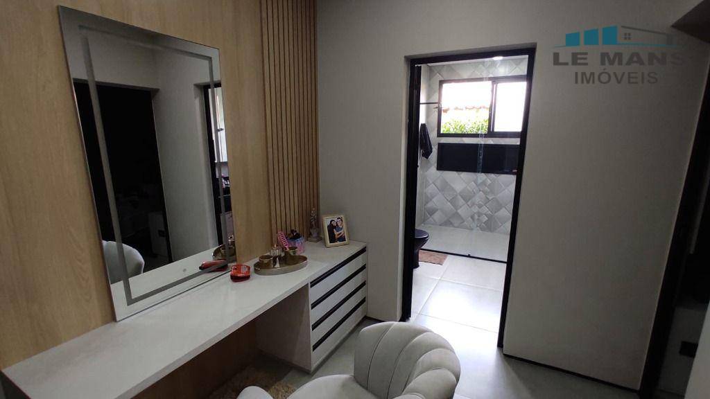 Casa de Condomínio à venda com 4 quartos, 660m² - Foto 49