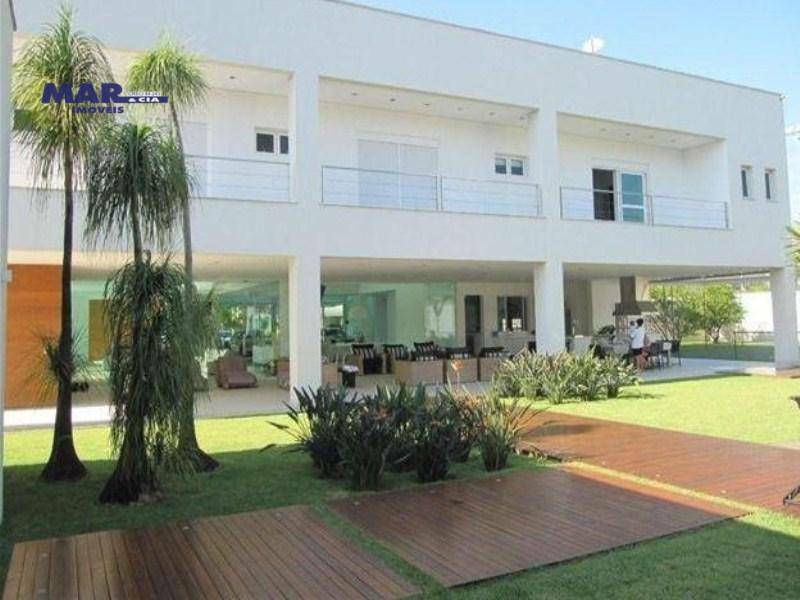 Casa à venda com 7 quartos, 1500m² - Foto 1