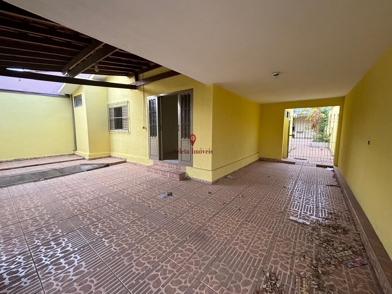 Casa à venda com 3 quartos, 120m² - Foto 1