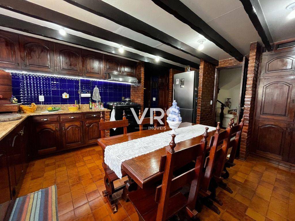 Casa à venda com 5 quartos, 380m² - Foto 16