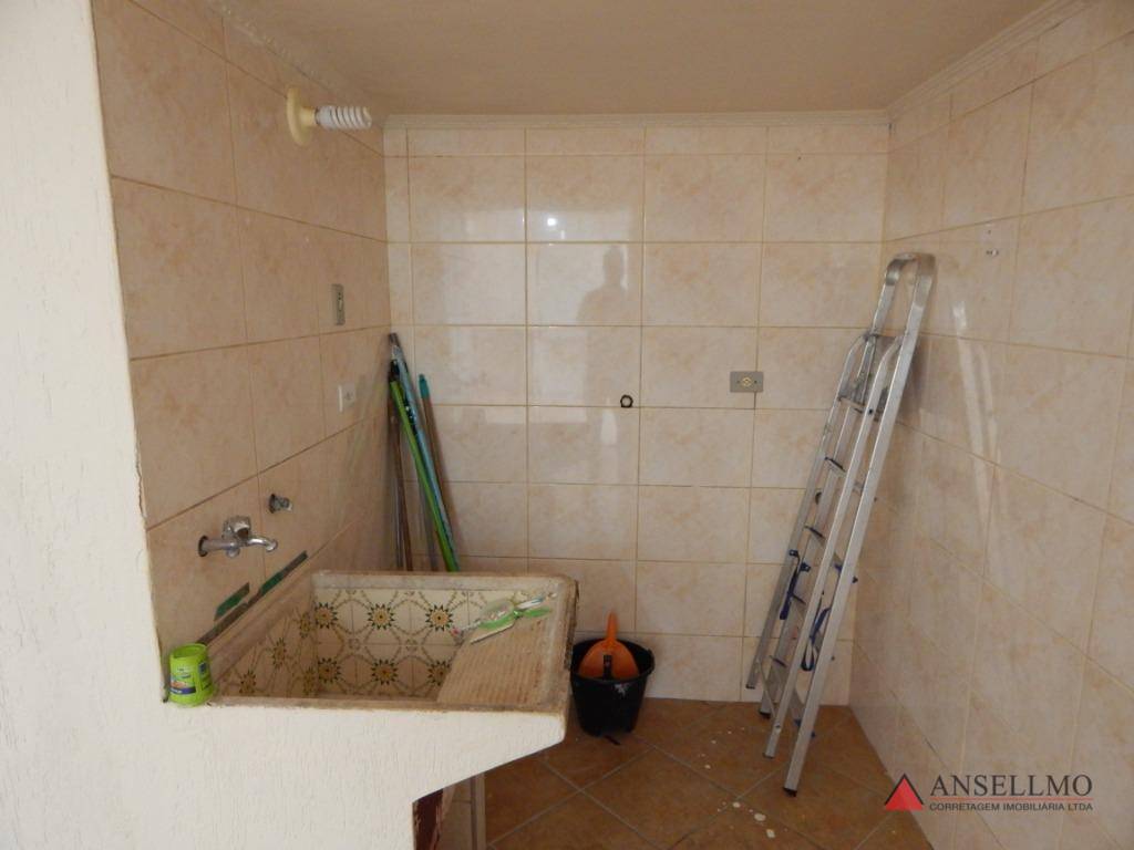 Casa para alugar com 4 quartos, 270m² - Foto 34