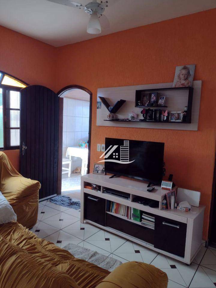 Casa à venda com 2 quartos, 115m² - Foto 1