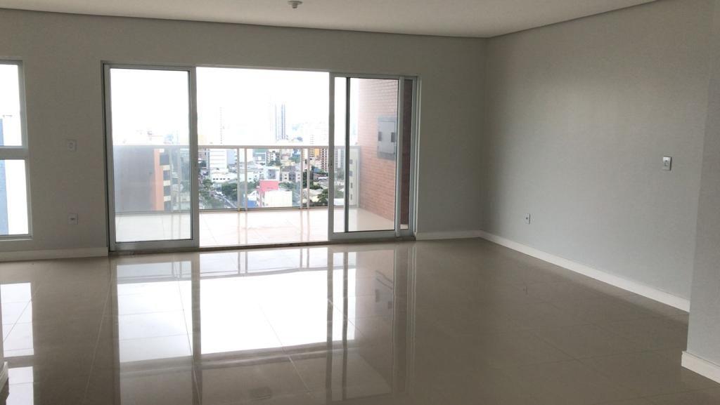 Apartamento à venda com 3 quartos, 150m² - Foto 15