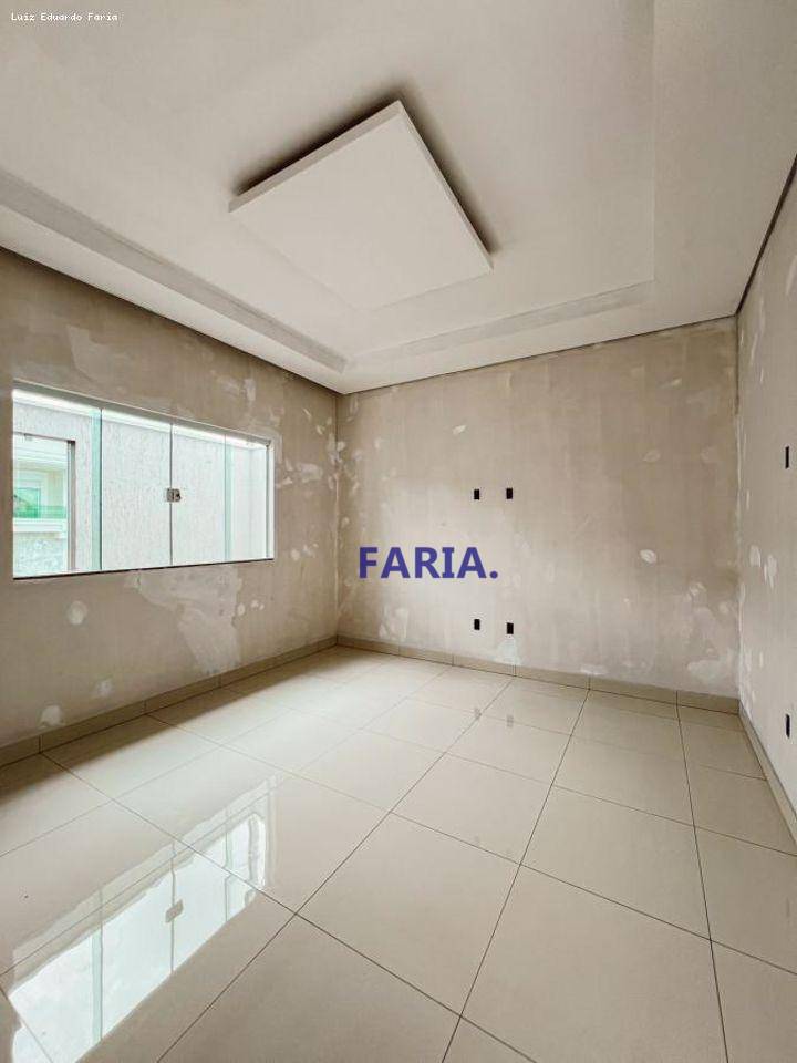 Casa à venda com 3 quartos, 190m² - Foto 4