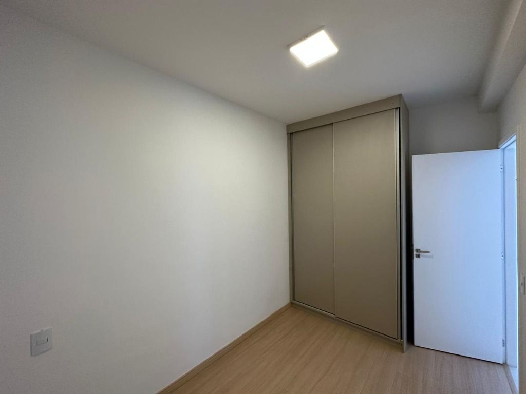 Apartamento para alugar com 3 quartos, 82m² - Foto 13