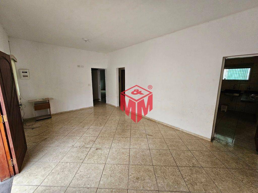 Casa para alugar com 4 quartos, 160m² - Foto 4