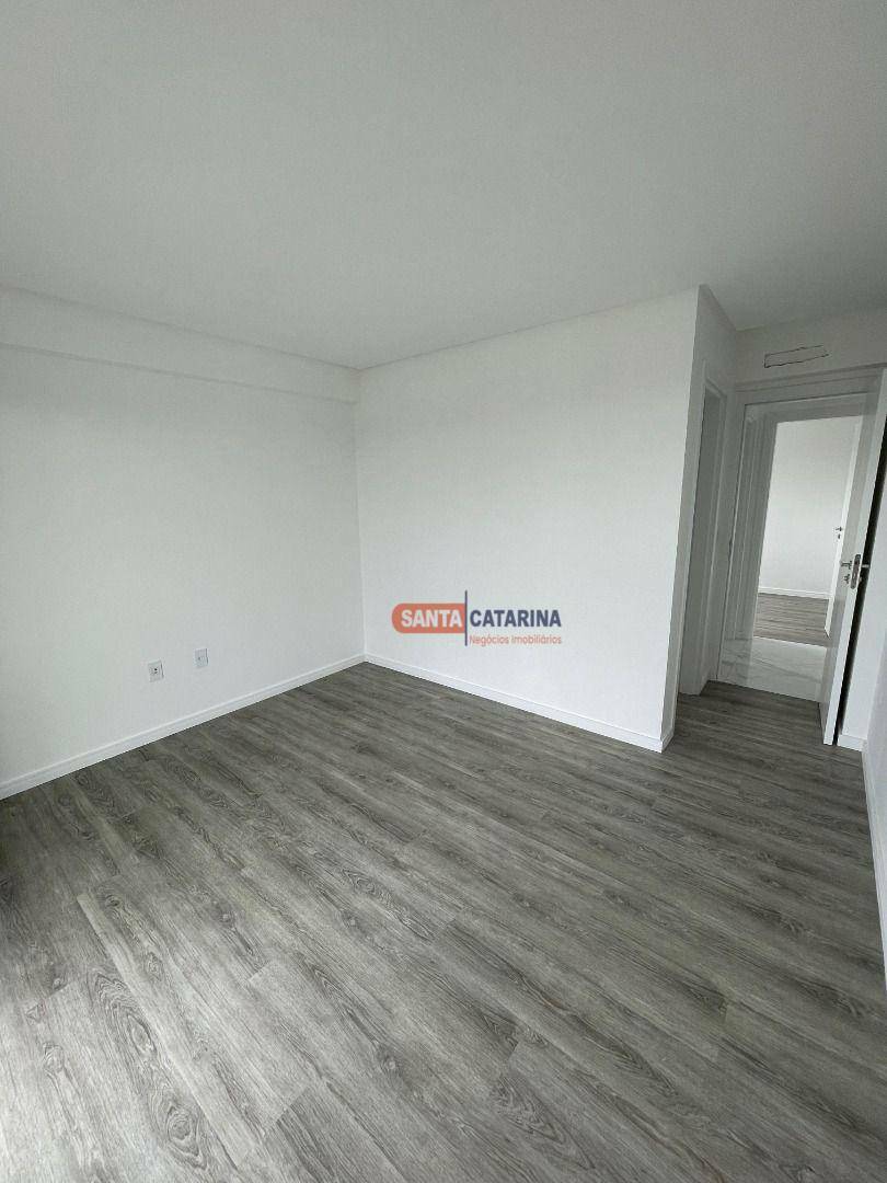 Apartamento à venda com 2 quartos, 78m² - Foto 5