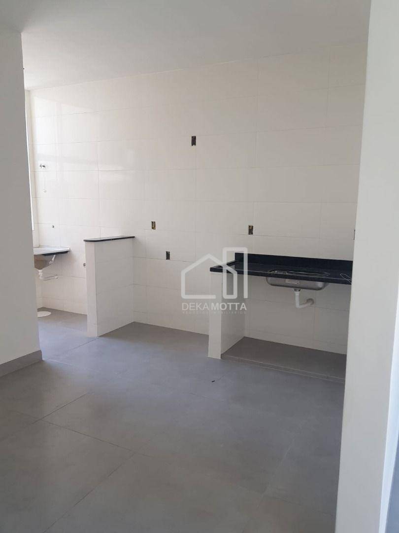 Casa à venda com 2 quartos, 64m² - Foto 14