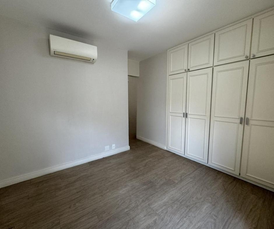 Apartamento à venda com 4 quartos, 226m² - Foto 18