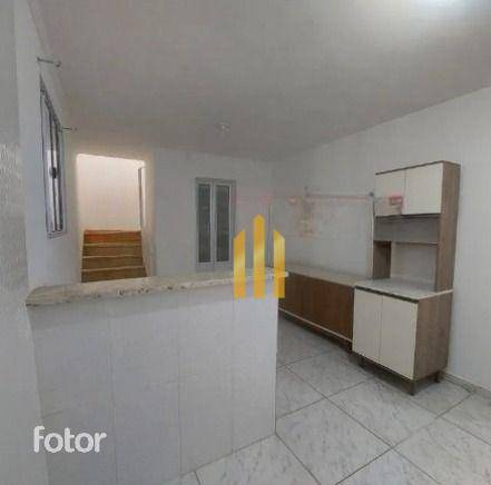 Casa para alugar com 2 quartos, 70m² - Foto 3