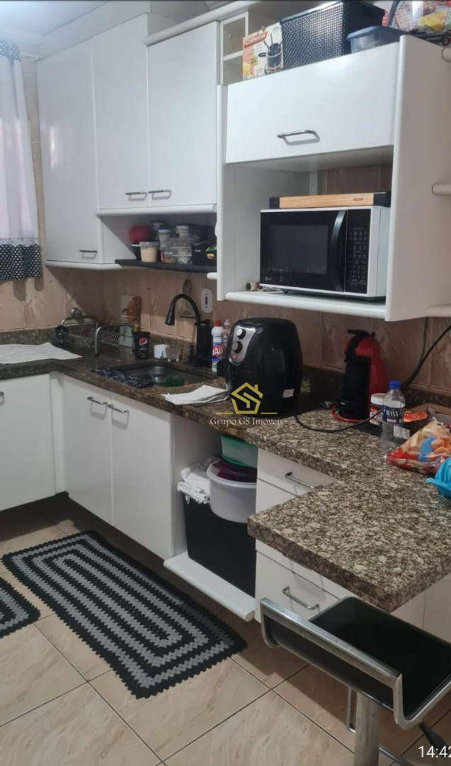 Apartamento à venda com 3 quartos, 70m² - Foto 4