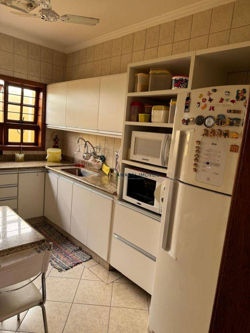 Casa, 3 quartos, 208 m² - Foto 2