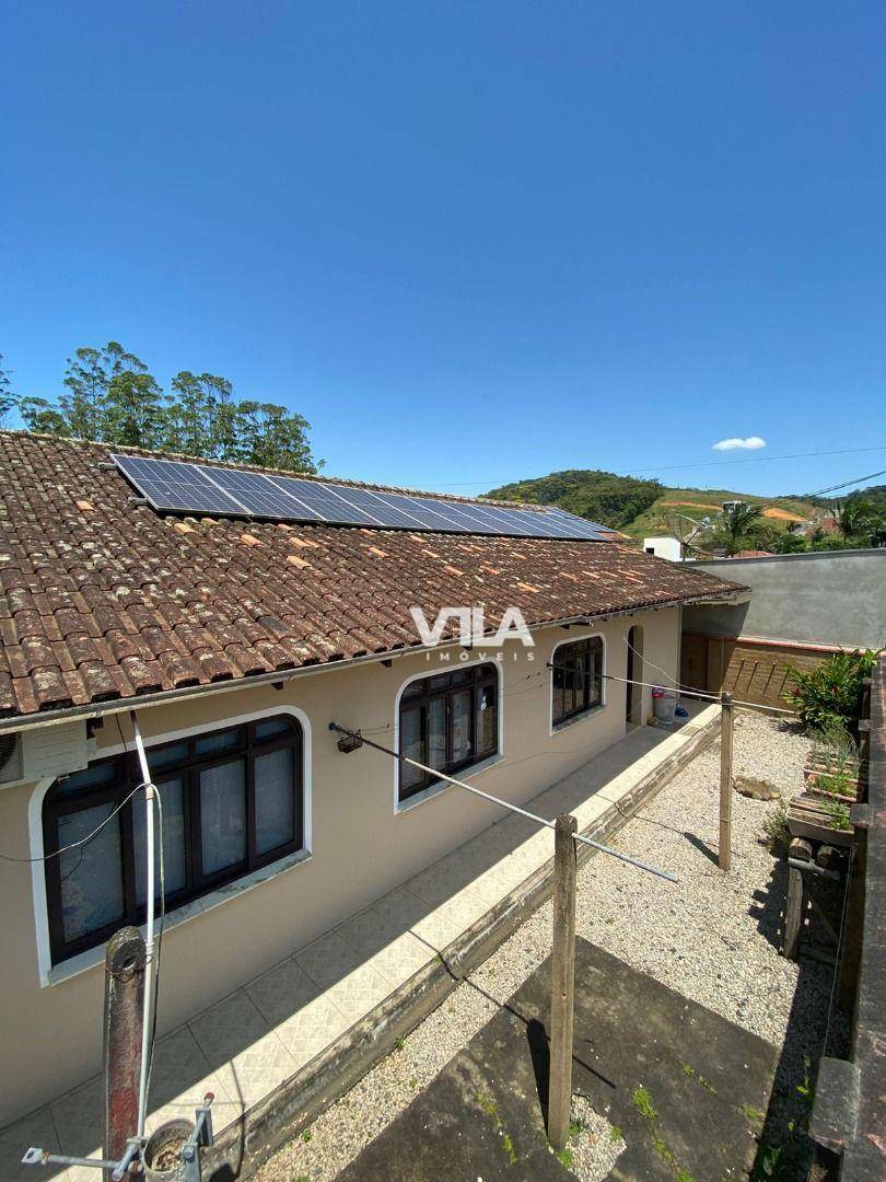 Casa à venda com 3 quartos, 170m² - Foto 2