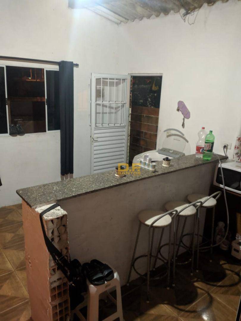 Casa à venda com 2 quartos, 45m² - Foto 5