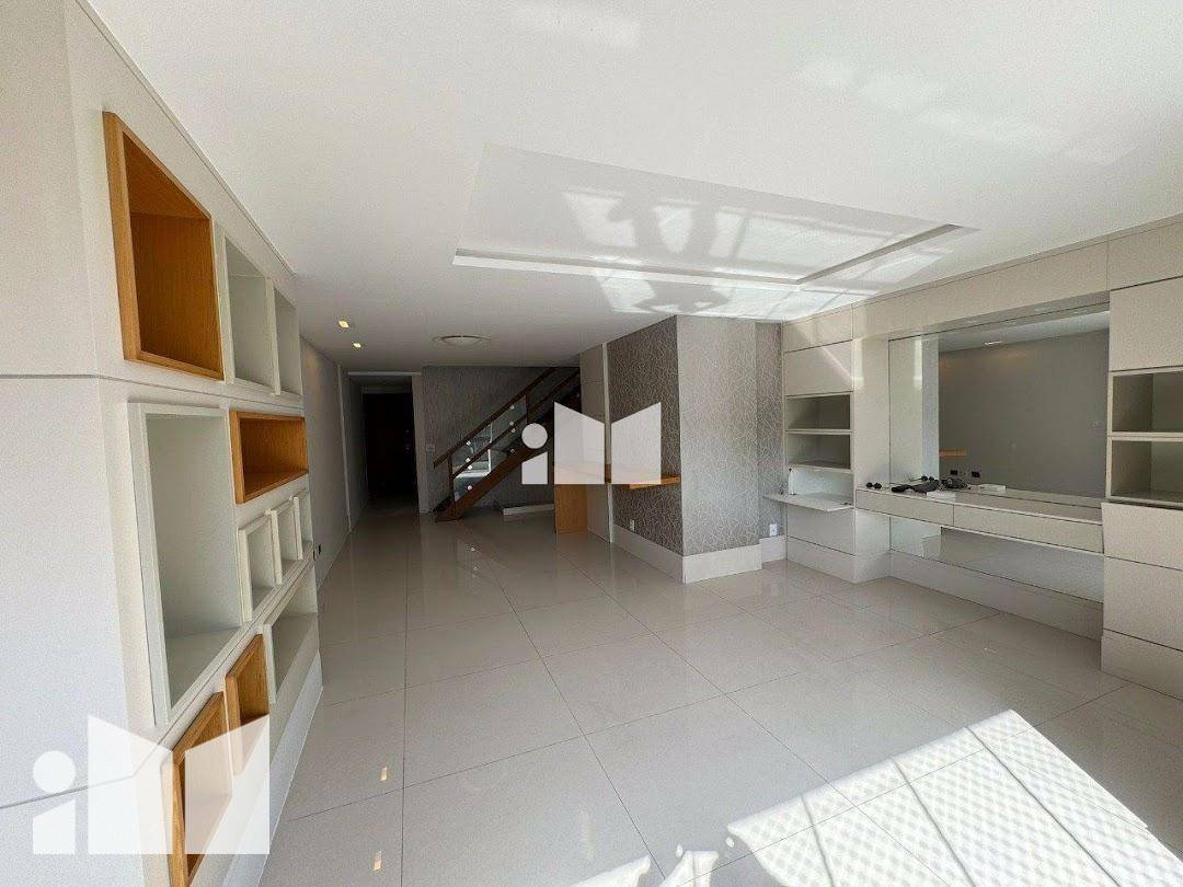 Cobertura à venda com 3 quartos, 250m² - Foto 5