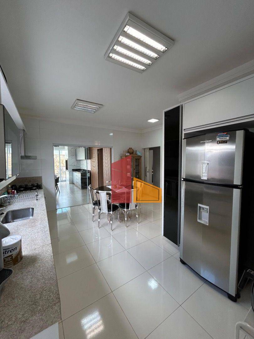 Casa de Condomínio à venda com 3 quartos, 220m² - Foto 14