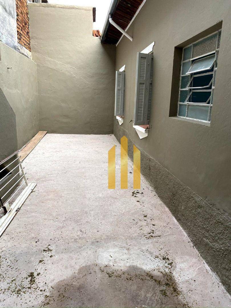 Casa para alugar com 3 quartos, 240m² - Foto 6