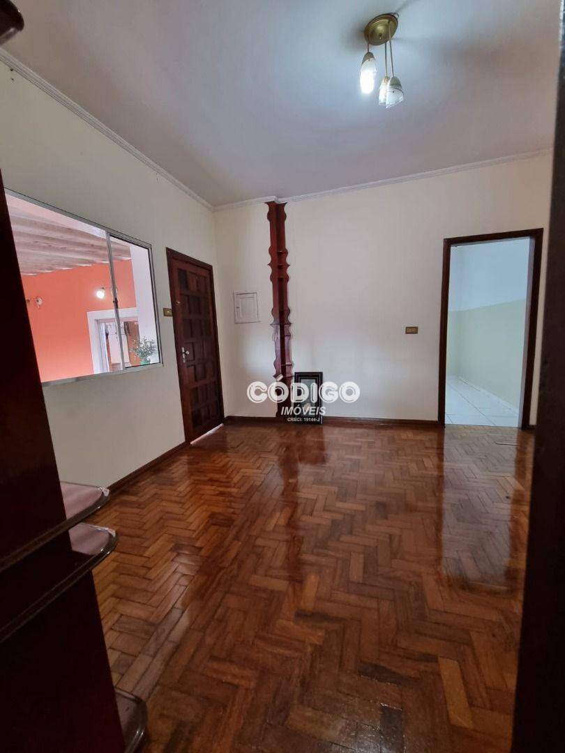 Casa para alugar com 2 quartos, 230m² - Foto 3