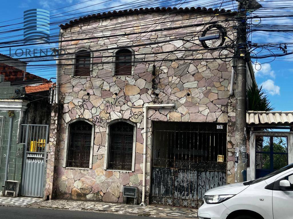 Casa à venda com 3 quartos, 300m² - Foto 1