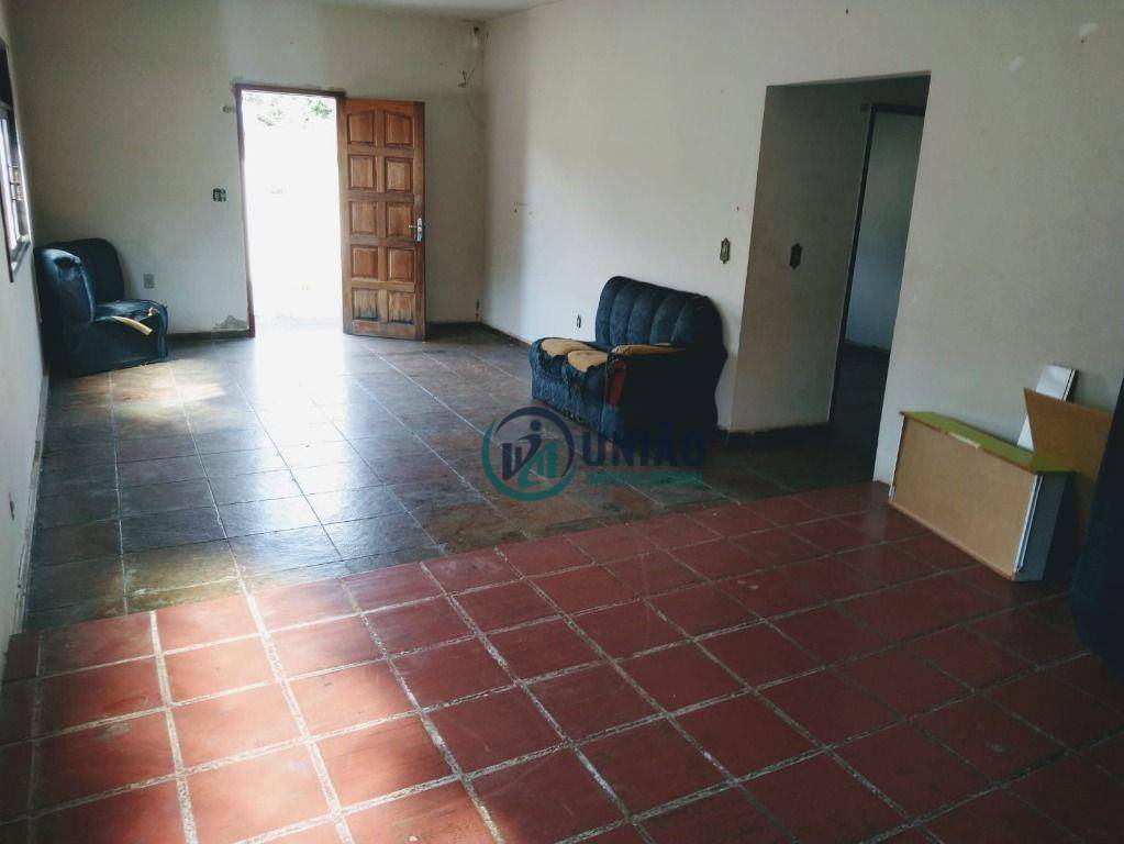 Casa à venda com 3 quartos, 200m² - Foto 18