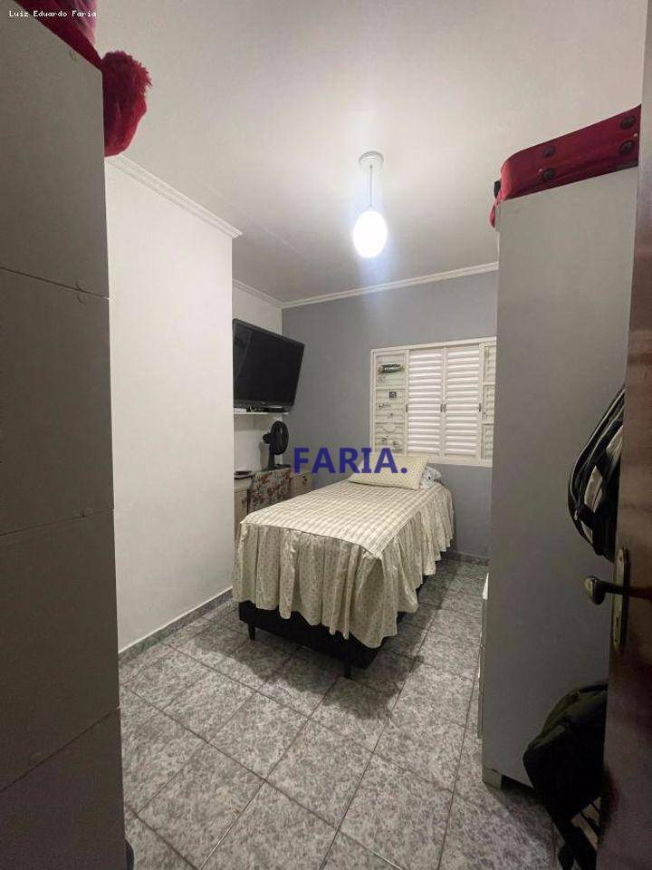 Casa à venda com 3 quartos, 219m² - Foto 13